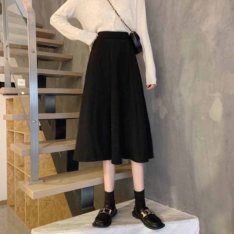 スカート 上品な広がりが美しいハイウエストロングスカート