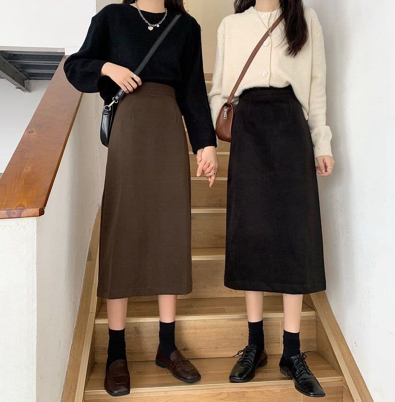 スカート 上質コーデュロイ素材のタイトロングスカート