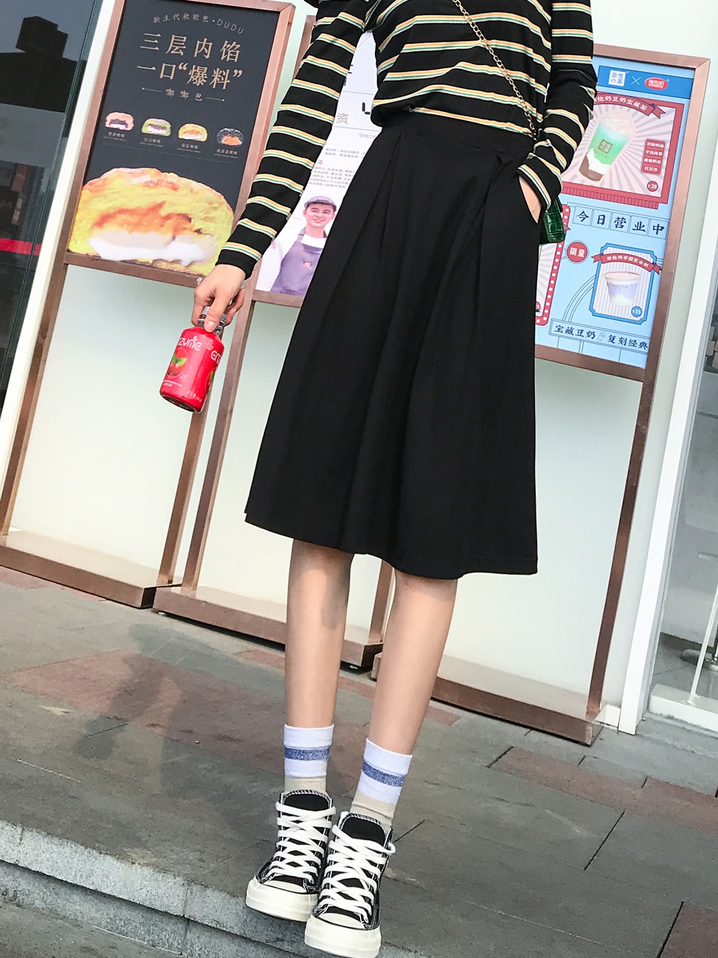 スカート 上品な膝下丈フレアスカート