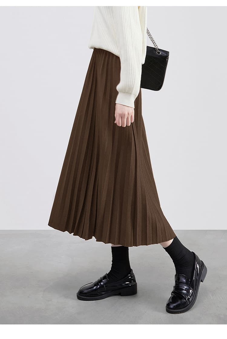 優美なミディ丈アコーディオンプリーツスカート