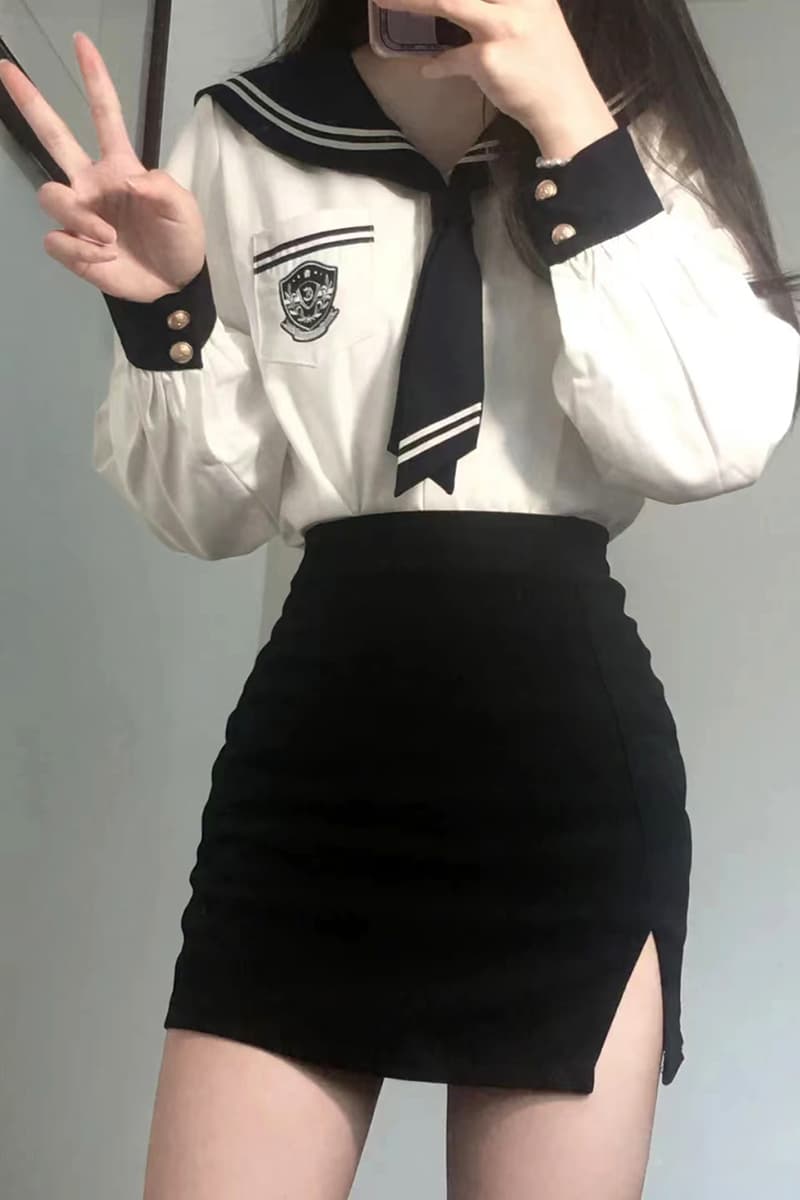 スリット入り制服風ミニスカート