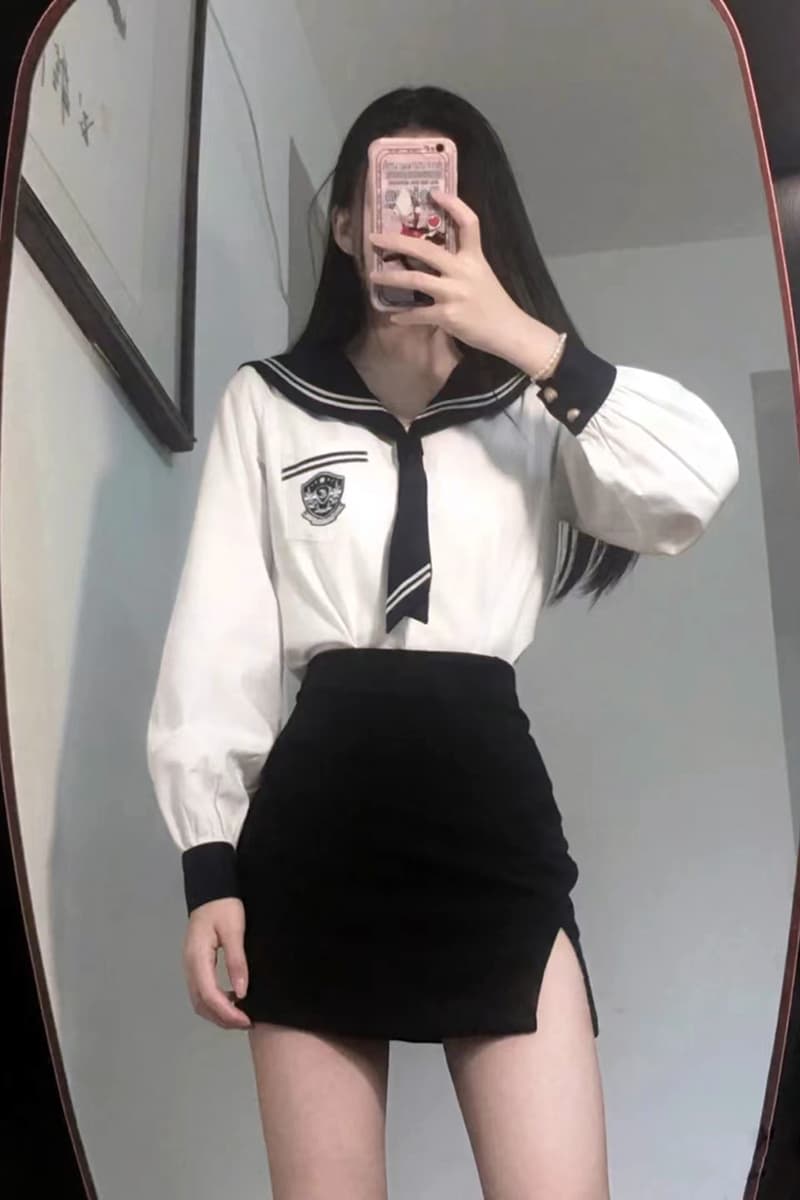 スリット入り制服風ミニスカート