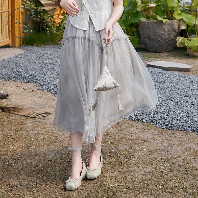 ふんわり優美チュールスカート