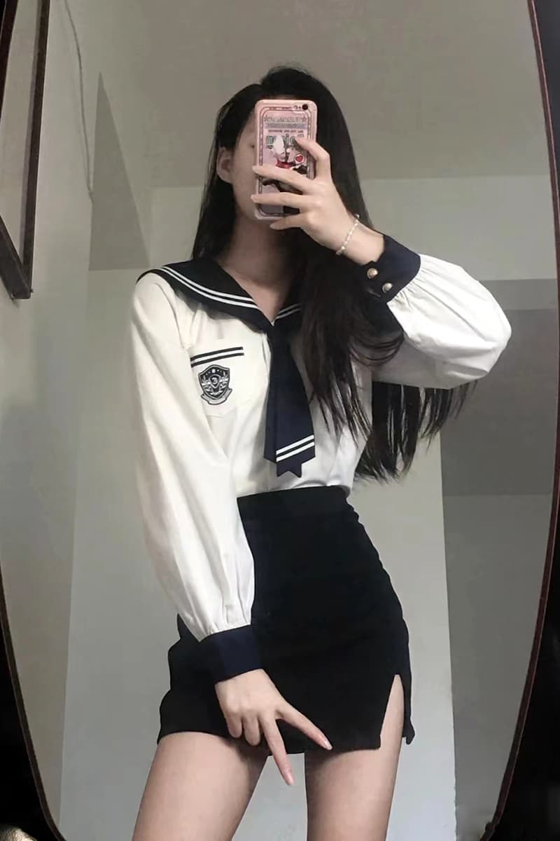 スリット入り制服風ミニスカート