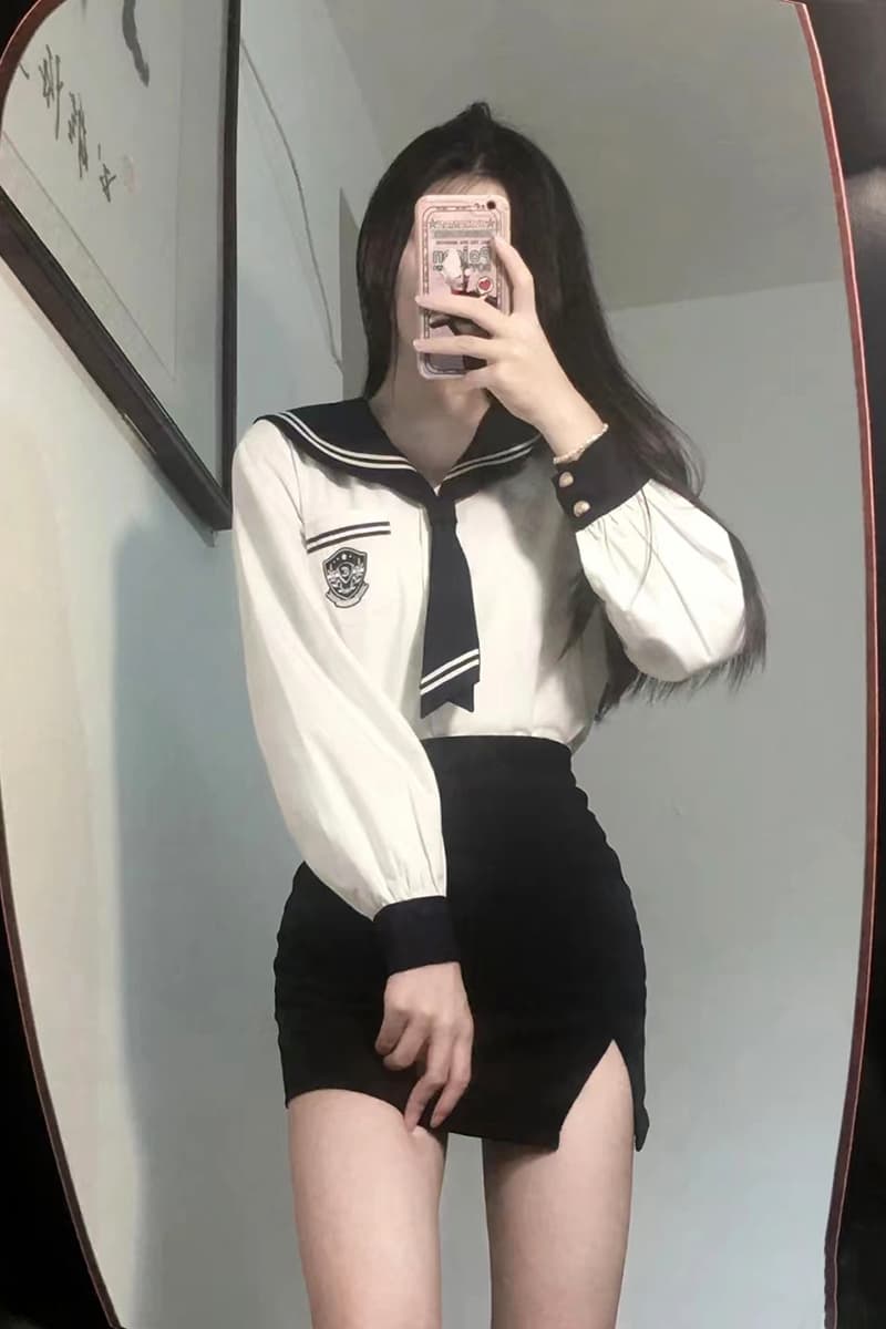 スリット入り制服風ミニスカート
