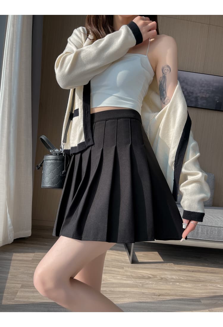 クラシカルプリーツミニスカート